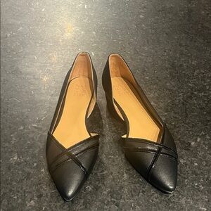 Naturalizer Black Pointed Flats